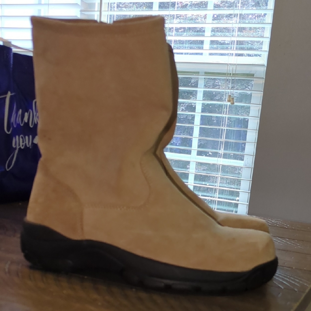 Cabela's Tan Winter & Rain Boots